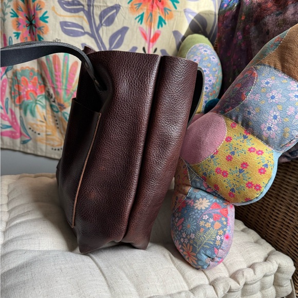 NWOT Portland Leather Brown Tote (Large Size) - Picture 10 of 12